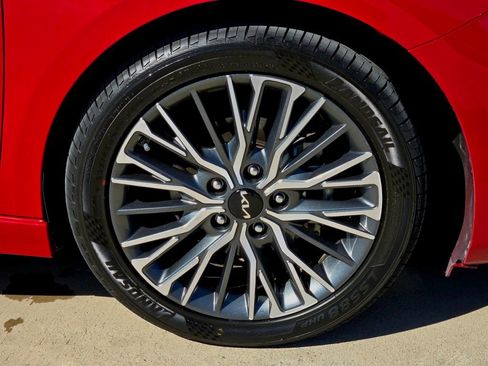 Used 2024 Kia Forte GT-Line w/ GT-Line Premium Package image 7