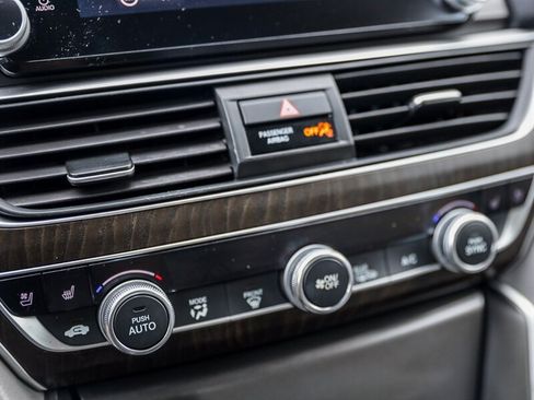 Used 2018 Honda Accord Touring image 30
