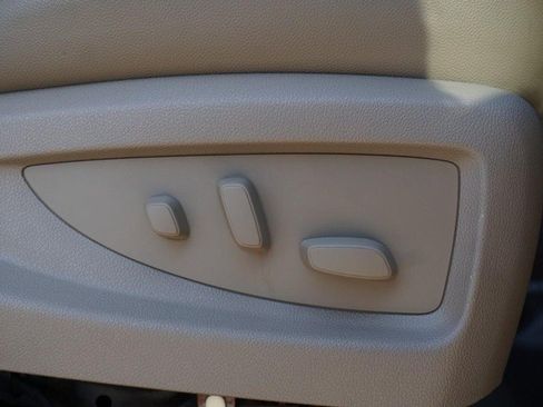 Used 2018 GMC Sierra 1500 SLT AWD/4WD image 31