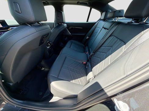 Used 2025 BMW 540i xDrive image 21