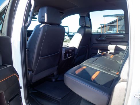 Used 2024 GMC Sierra 2500 AT4 image 20