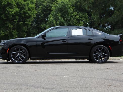 Used 2020 Dodge Charger SXT w/ Blacktop Package RWD image 4