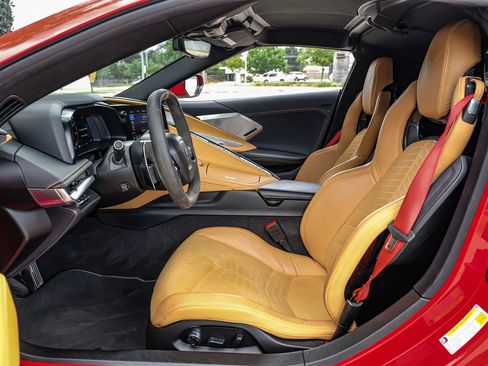 Used 2023 Chevrolet Corvette Stingray Preferred Cpe RWD image 4