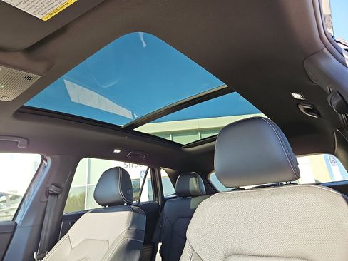 New 2026 Volkswagen Atlas Cross Sport SE image 12