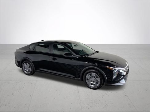 New 2026 Kia K4 FWD image 4