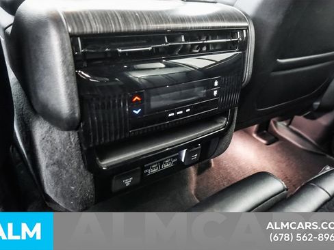 Used 2024 Jeep Wagoneer L Series II RWD image 58