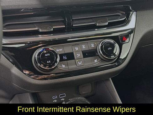 Used 2024 Buick Envista Sport Touring w/ Convenience I Package image 21