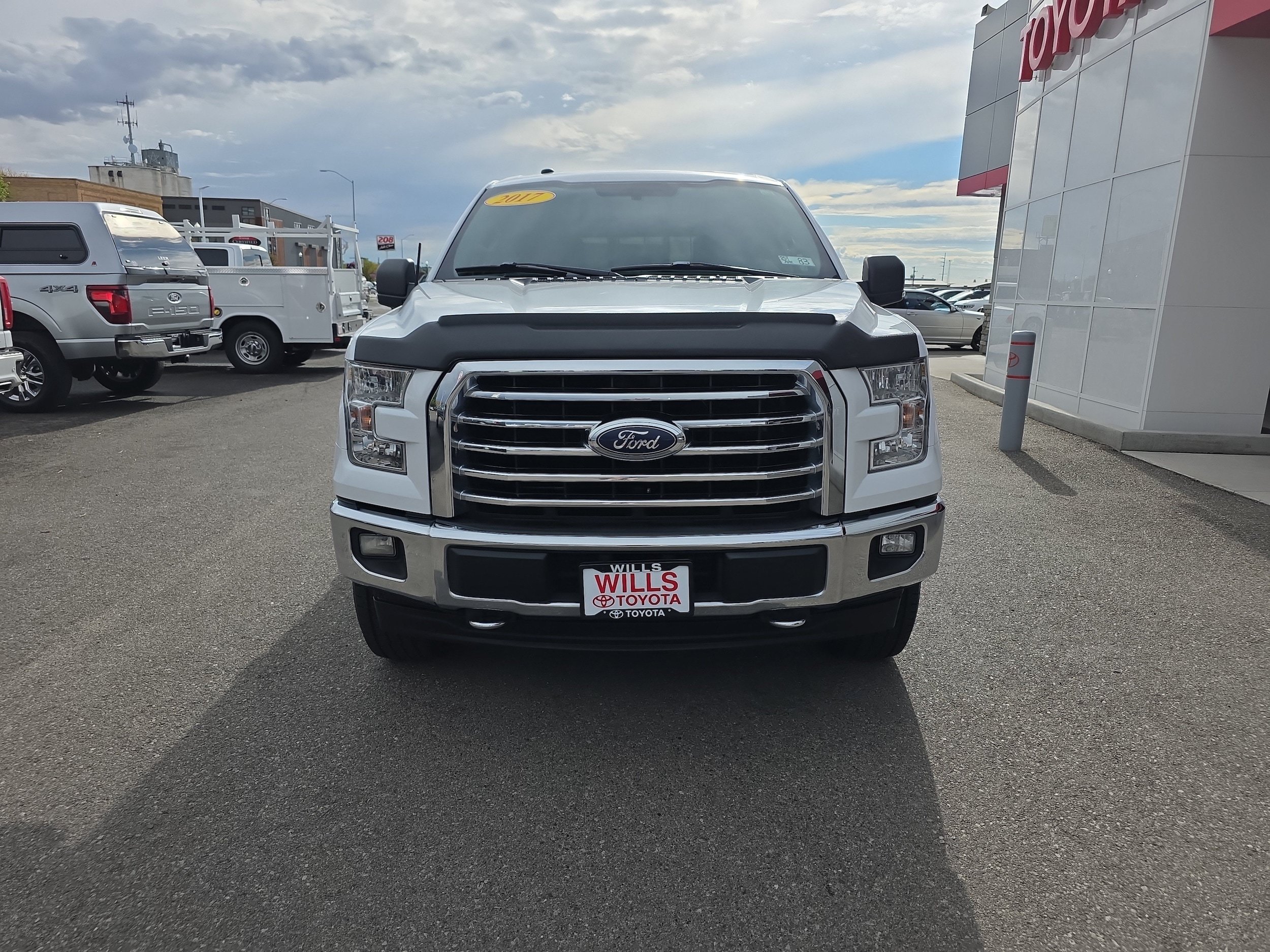 Used 2017 Ford F150 XLT w/ Equipment Group 302A Luxury AWD/4WD image 4