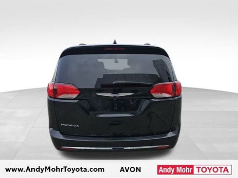 Used 2018 Chrysler Pacifica Touring-L Plus image 5