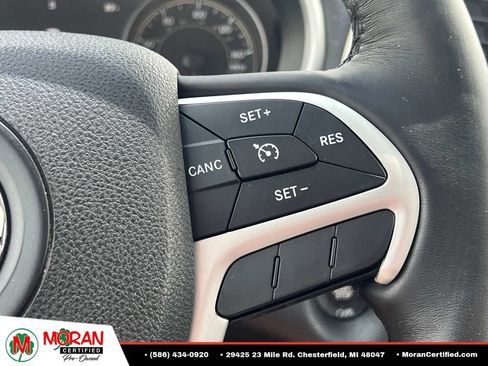 Used 2016 Jeep Cherokee Overland AWD/4WD image 23