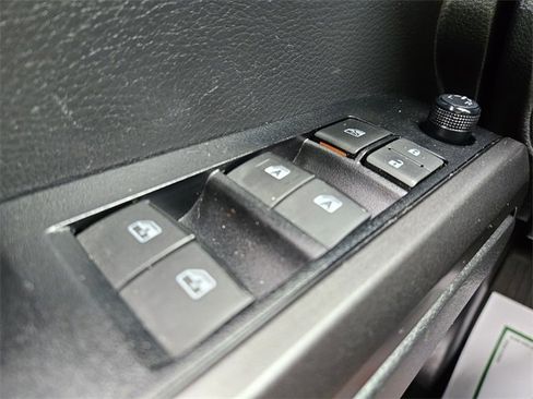 Used 2022 Toyota Tacoma TRD Off-Road w/ Technology Package image 30