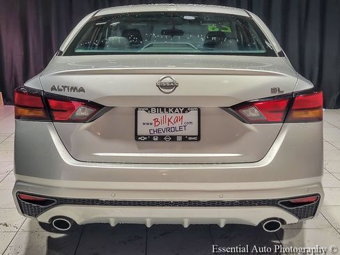 Used 2023 Nissan Altima 2.5 SL FWD image 9