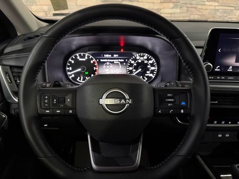 Certified 2025 Nissan Rogue SV image 15