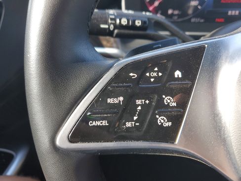 Used 2024 Mercedes-Benz GLC 300 w/ Winter Package image 27