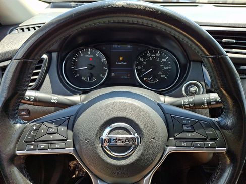 Used 2019 Nissan Rogue SV AWD/4WD image 18