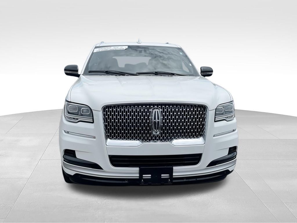 Used 2022 Lincoln Navigator Reserve AWD/4WD image 3