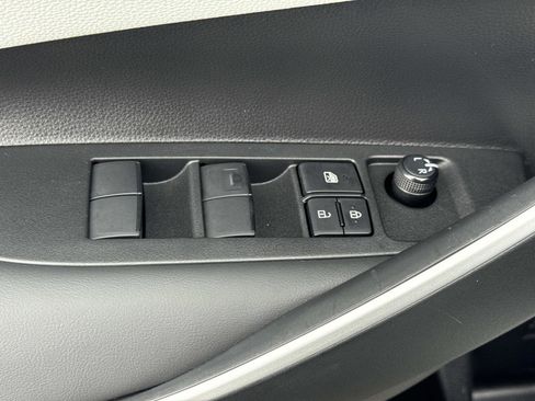 Used 2025 Toyota Corolla SE image 15