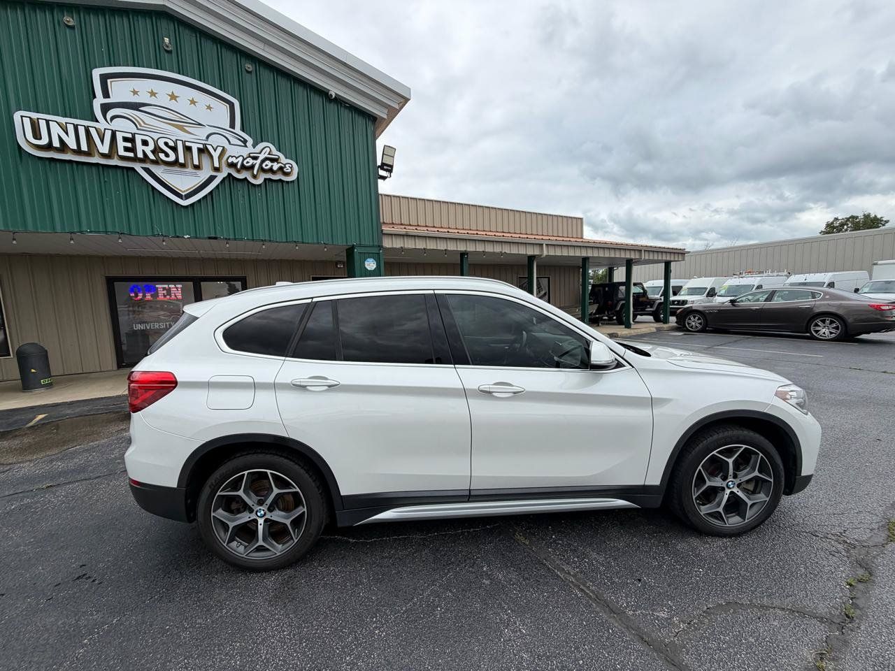 Used 2018 BMW X1 sDrive28i w/ Convenience Package FWD image 2