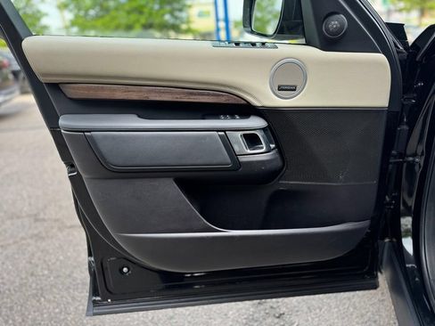 Used 2018 Land Rover Discovery HSE AWD/4WD image 12