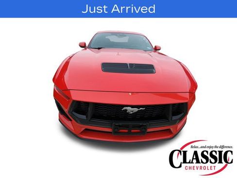 Used 2024 Ford Mustang GT RWD image 3