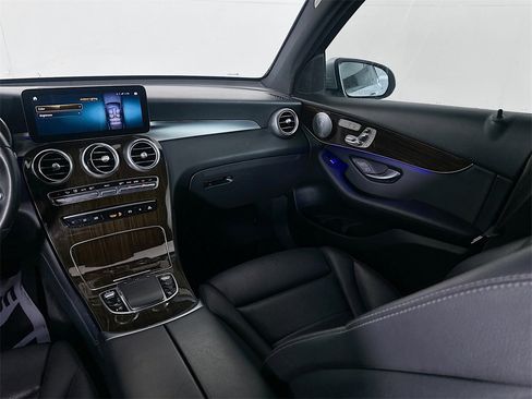 Used 2020 Mercedes-Benz GLC 300 image 25