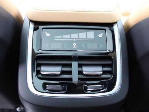 Certified 2025 Volvo XC90 T8 Ultra w/ Protection Package Premier AWD/4WD image 26