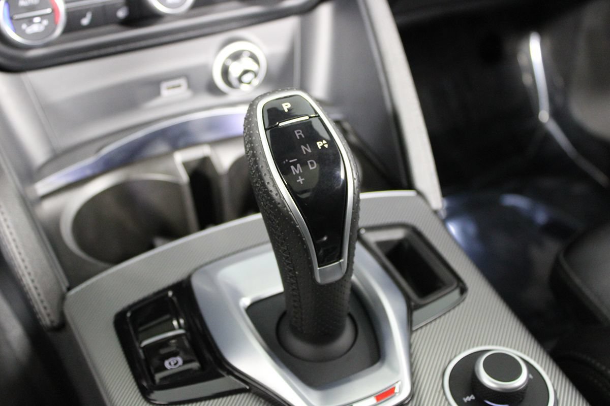 Used 2023 Alfa Romeo Stelvio Veloce AWD/4WD image 18