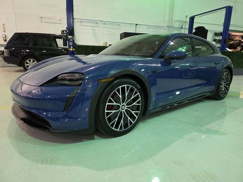 Used 2023 Porsche Taycan 4S AWD/4WD image 28