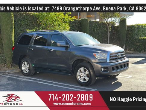Used 2016 Toyota Sequoia SR5 w/ Premium Package image 3