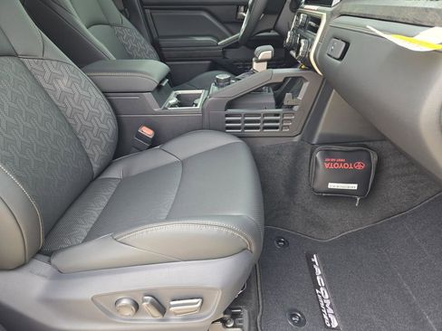 New 2026 Toyota Tacoma Limited AWD/4WD image 11