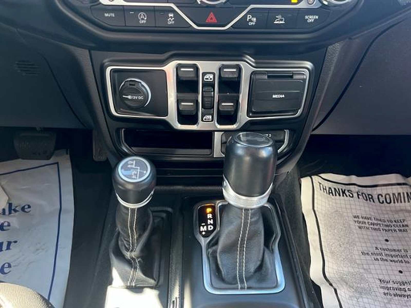 Used 2022 Jeep Wrangler Unlimited Sahara w/ Safety Group AWD/4WD image 19