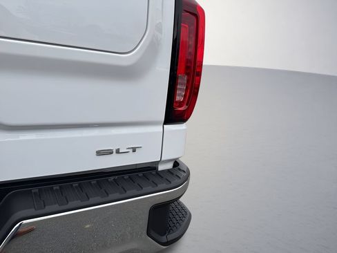 Used 2026 GMC Sierra 1500 SLT AWD/4WD image 35