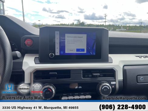 Used 2024 Toyota Tacoma TRD Off-Road image 17