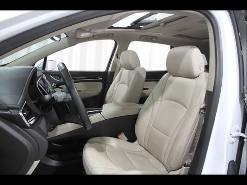 Used 2020 Buick Enclave Premium w/ Sun and Sites Package AWD/4WD image 5