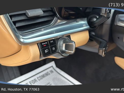 Used 2017 Porsche Panamera image 22