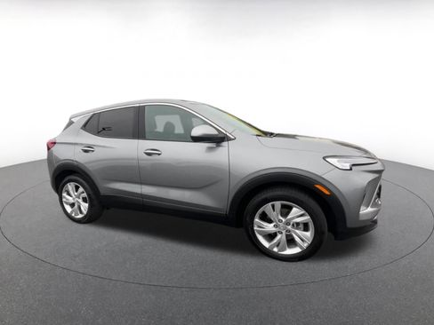 Used 2025 Buick Encore GX Preferred FWD image 2