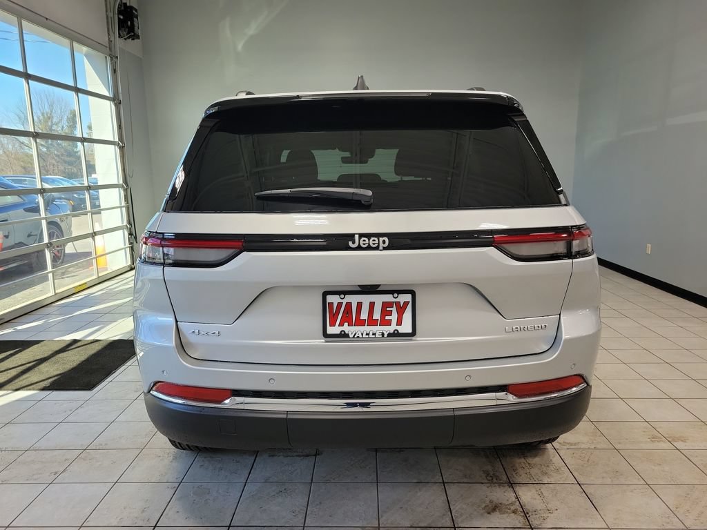 New 2026 Jeep Grand Cherokee Laredo X AWD/4WD image 7
