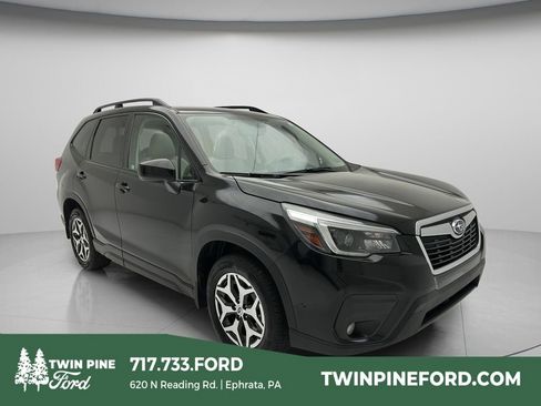 Used 2021 Subaru Forester Premium AWD/4WD image 1