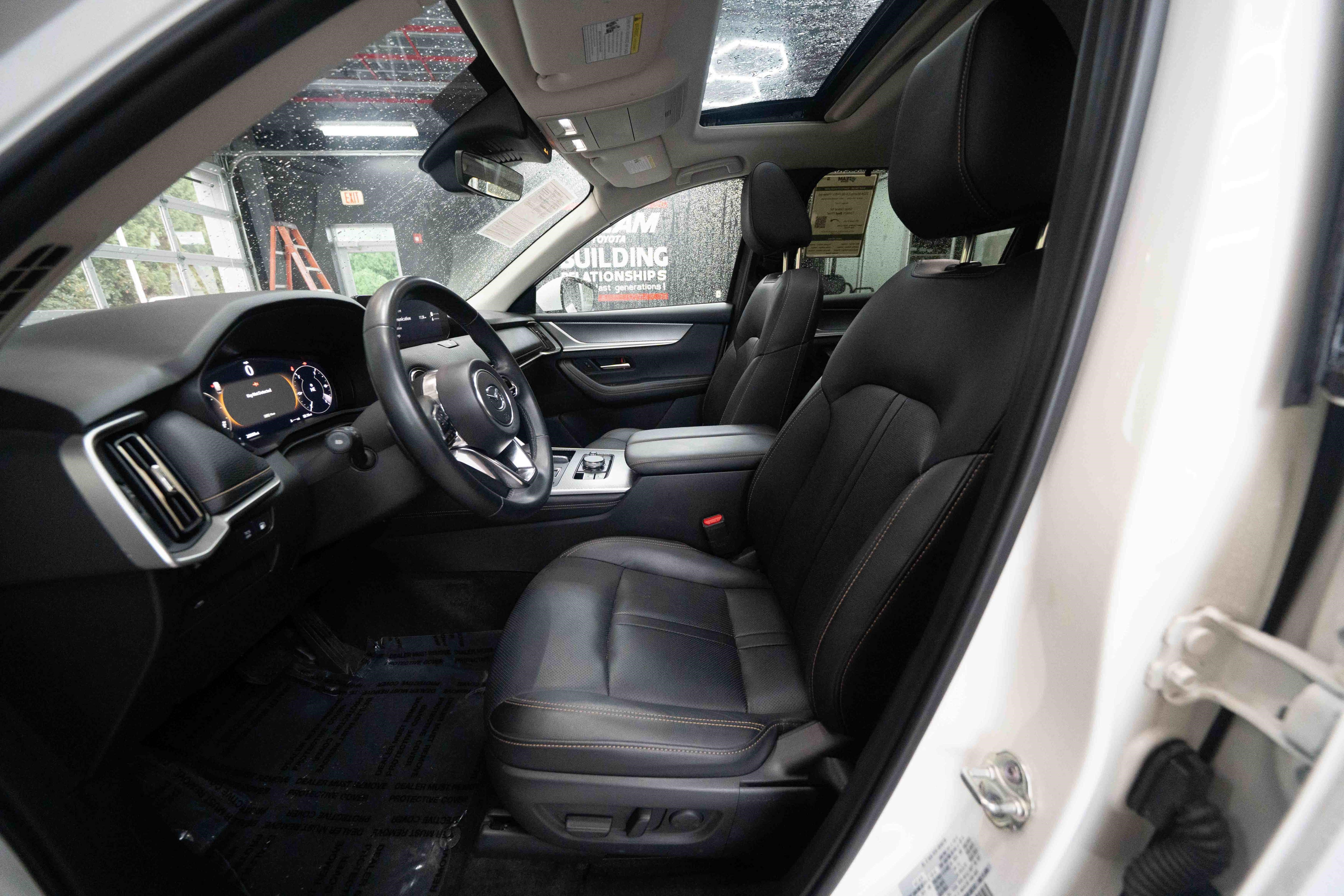 Used 2024 MAZDA CX-90 Plug-In Hybrid w/ Preferred AWD/4WD image 9