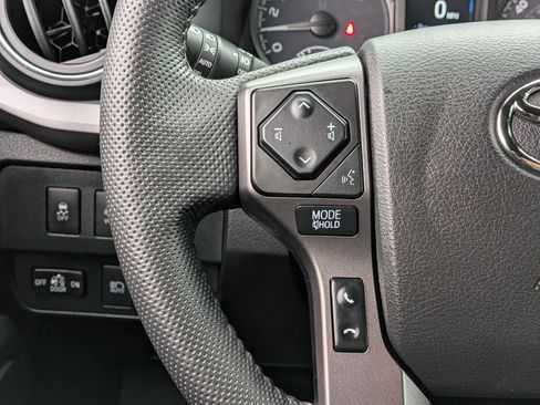 Used 2023 Toyota Tacoma TRD Sport image 29