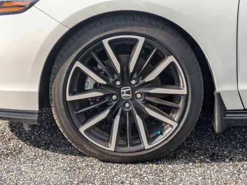 Used 2024 Honda Accord Touring image 12