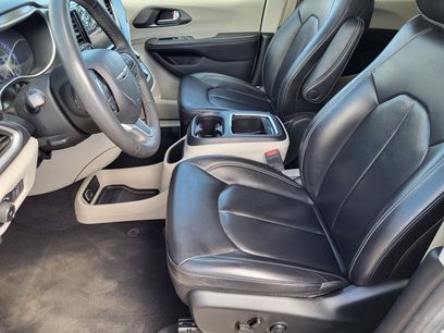 Used 2023 Chrysler Pacifica Touring-L