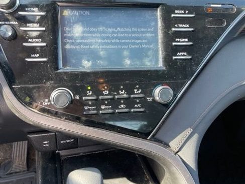 Used 2019 Toyota Camry LE FWD image 22