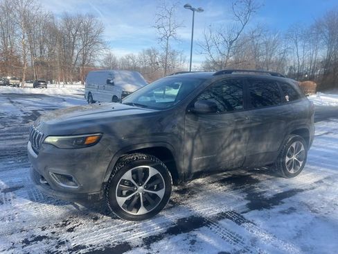 Used 2022 Jeep Cherokee Limited w/ Elite Package image 2