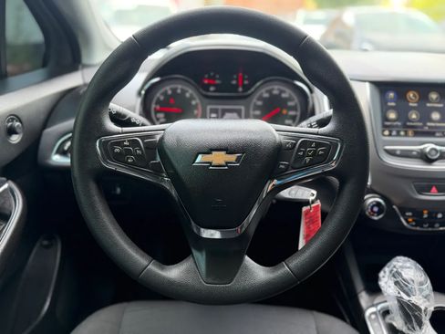 Used 2019 Chevrolet Cruze LT FWD image 44