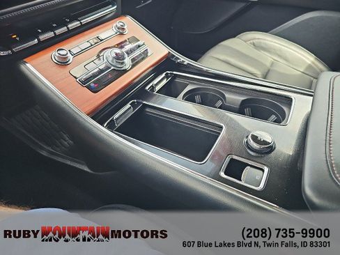 Used 2024 Lincoln Aviator Reserve AWD/4WD image 23