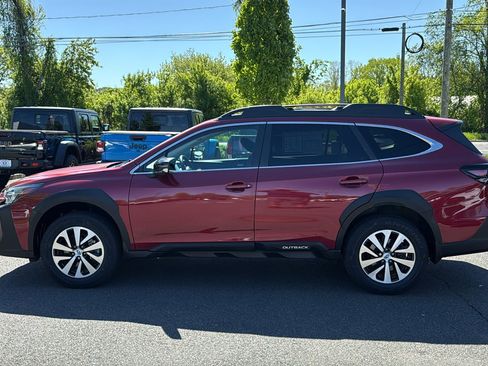 Used 2023 Subaru Outback Premium AWD/4WD image 4