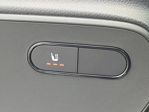 Used 2025 Mercedes-Benz Sprinter 2500 image 4