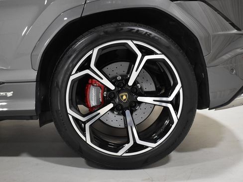 Used 2024 Lamborghini Urus S AWD/4WD image 14