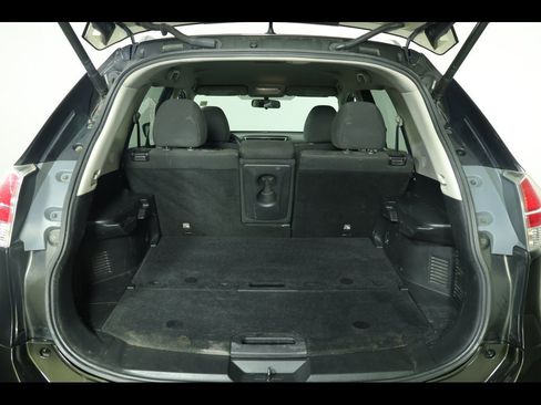 Used 2016 Nissan Rogue SV w/ SV Premium Package image 7